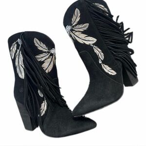 Dingo Black Fringed Boots with Cream Embroidery NWOT